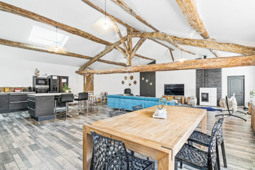 Ensemble immobilier, restaurant, logement et dépendances 690 m2 – 390 000 €