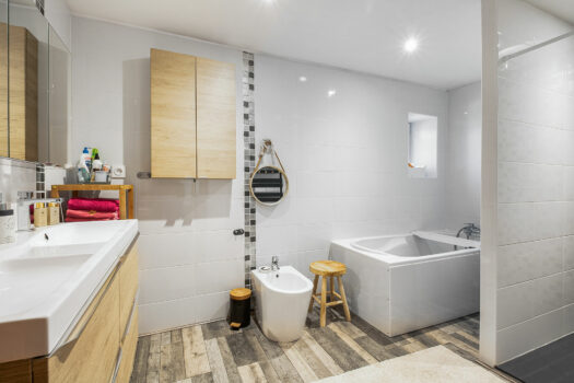 Ensemble immobilier, restaurant, logement et dépendances 690 m2 – 390 000 €