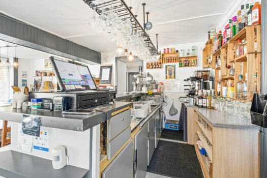 Ensemble immobilier, restaurant, logement et dépendances 690 m2 – 390 000 €