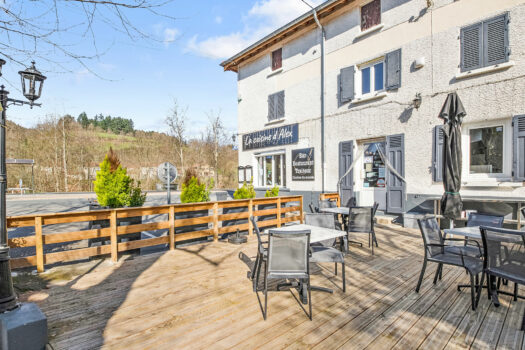 Ensemble immobilier, restaurant, logement et dépendances 690 m2 – 390 000 €