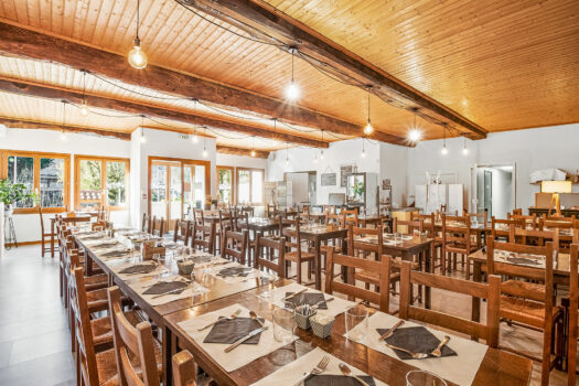 Ensemble immobilier, restaurant, logement et dépendances 690 m2 – 390 000 €