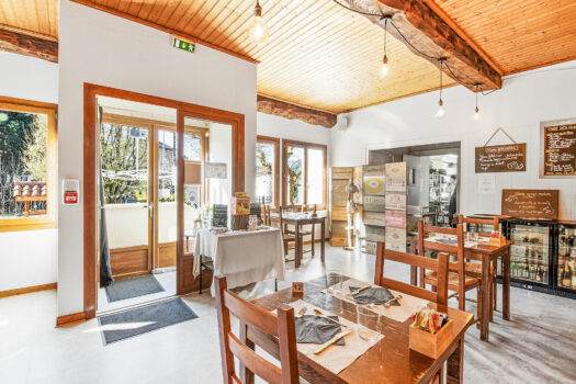 Ensemble immobilier, restaurant, logement et dépendances 690 m2 – 390 000 €