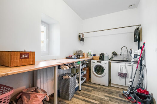 Ensemble immobilier, restaurant, logement et dépendances 690 m2 – 390 000 €