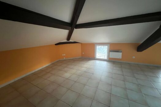 Appartement T3 – 37 m2 et 76 m2 au sol – 470 €/mois TCC