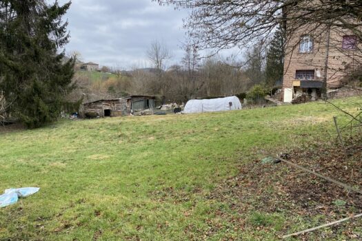 La Fabrique – immeuble pour investisseur avec terrain constructible de 1200 m² – à rénover – 110 000 €