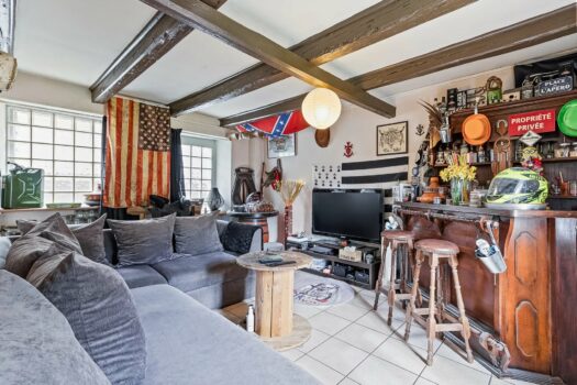 L’emblématique – Charmante Maison en Pierre avec Terrain au Bord de la Rivière – À Rénover