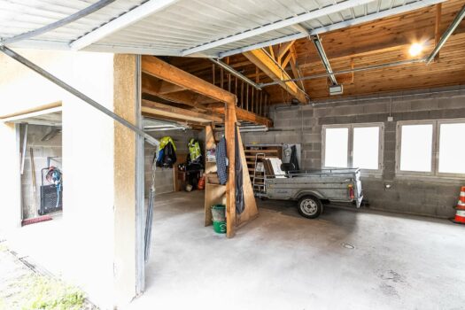L’emblématique – Charmante Maison en Pierre avec Terrain au Bord de la Rivière – À Rénover