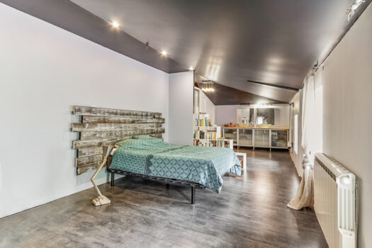 « La secrète » – Incroyable maison de 250 m2  avec potentiel total de 430 m2 – moderne – piscine – 390 000 €