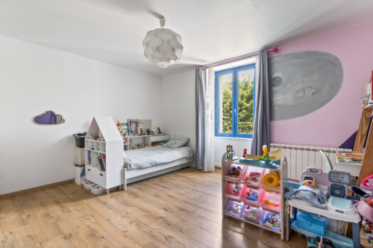 « La secrète » – Incroyable maison de 250 m2  avec potentiel total de 430 m2 – moderne – piscine – 390 000 €