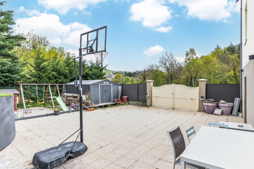 « La secrète » – Incroyable maison de 250 m2  avec potentiel total de 430 m2 – moderne – piscine – 390 000 €