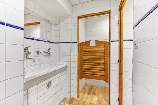 « La secrète » – Incroyable maison de 250 m2  avec potentiel total de 430 m2 – moderne – piscine – 390 000 €