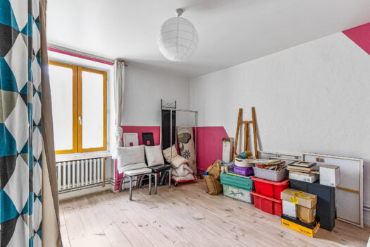 « La secrète » – Incroyable maison de 250 m2  avec potentiel total de 430 m2 – moderne – piscine – 390 000 €