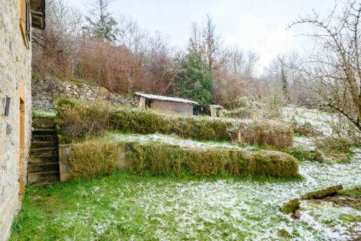 🏡 À vendre : Maison en pierre au cœur de la nature – 140 m² 🏔️ – 120 000 €