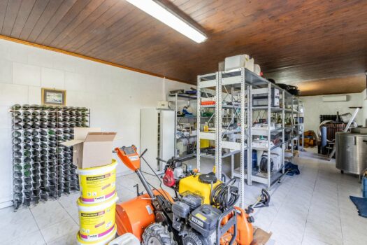 L’ingénieuse – Domaine pour Famille – Gite – Airbnb – Habitat partagé – 8000 m2 de terrain – 300 m2 de bâtiments – 540 000 €