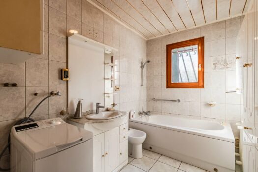L’ingénieuse – Domaine pour Famille – Gite – Airbnb – Habitat partagé – 8000 m2 de terrain – 300 m2 de bâtiments – 540 000 €