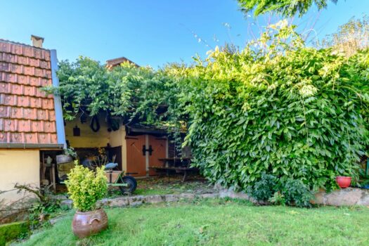 À Vendre : Charmante maison des années 40/50 à Grandris – 178 000 € FAI