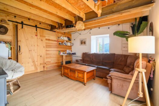 Le Belvédère – Grange en pierre entièrement rénovée – Ecrin de verdure – 96 m2 – 3 chambres – 189 000 €