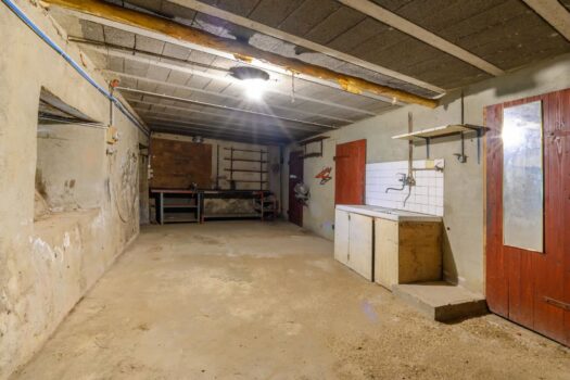 L’Essentielle – Maison en pierre 126 m2 – 4 chambres – avec terrain 600 m2 en bord de rivière — Centre de Chambost-Allières — 198 000 €