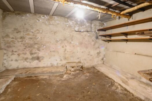 L’Essentielle – Maison en pierre 126 m2 – 4 chambres – avec terrain 600 m2 en bord de rivière — Centre de Chambost-Allières — 198 000 €