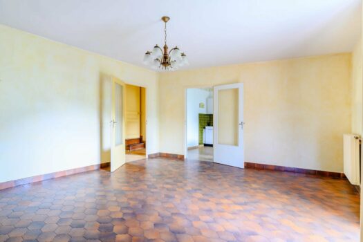 L’Essentielle – Maison en pierre 126 m2 – 4 chambres – avec terrain 600 m2 en bord de rivière — Centre de Chambost-Allières — 198 000 €