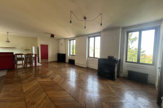 Appartement hauteurs de Lyon 5 – Bel espace de 97 m2 pour T3 à rénover – 390 000 €