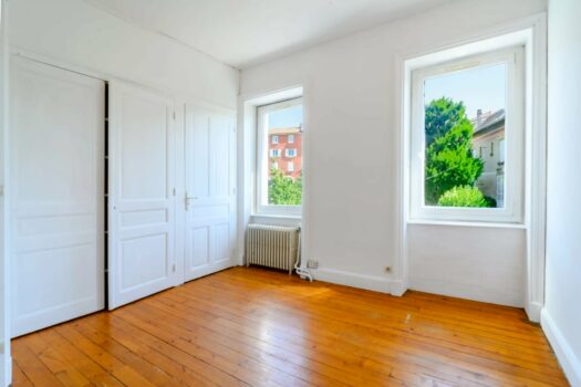 Appartement T4 en triplex – 100 000 € – Centre de Grandris