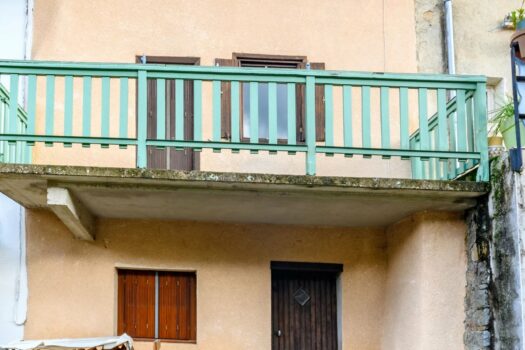 Maison pleine de charme à rénover à Grandris – 85 000 €