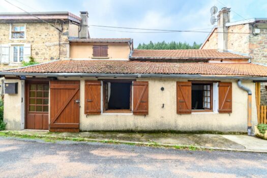 Maison pleine de charme à rénover à Grandris – 85 000 €