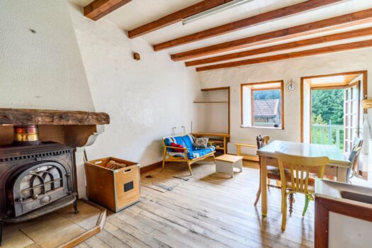 Maison pleine de charme à rénover à Grandris – 85 000 €