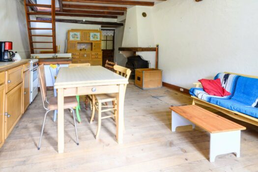 Maison pleine de charme à rénover à Grandris – 85 000 €