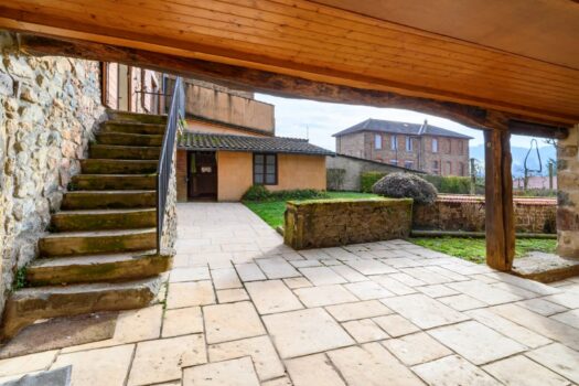 La mercerie – charmante maison en pierre au coeur de Grandris – 270 000€ FAI