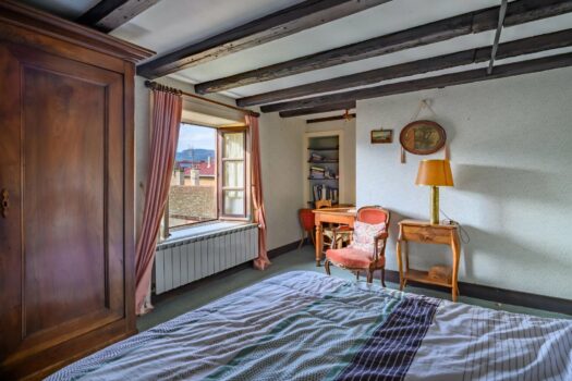 La mercerie – charmante maison en pierre au coeur de Grandris – 270 000€ FAI