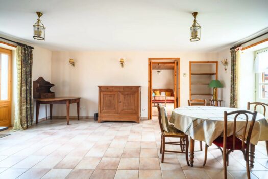 La mercerie – charmante maison en pierre au coeur de Grandris – 270 000€ FAI