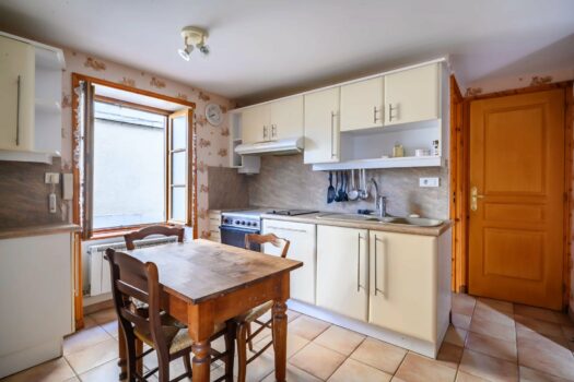 La mercerie – charmante maison en pierre au coeur de Grandris – 270 000€ FAI