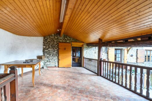 La mercerie – charmante maison en pierre au coeur de Grandris – 270 000€ FAI