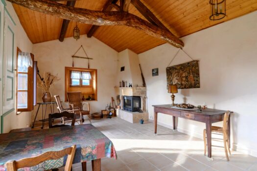 La mercerie – charmante maison en pierre au coeur de Grandris – 270 000€ FAI