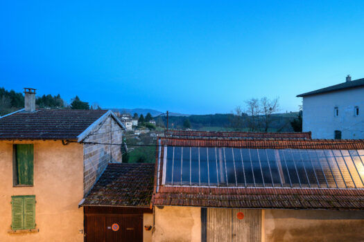 Maison de village avec véranda et jardin – Grandris – 105 000€