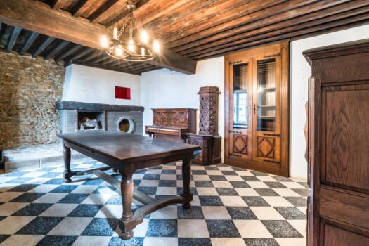 Le Paradis Oublié – Ensemble immobilier à fort potentiel 472 m2- entièrement à rénover – Thizy les Bourgs – 170 000€