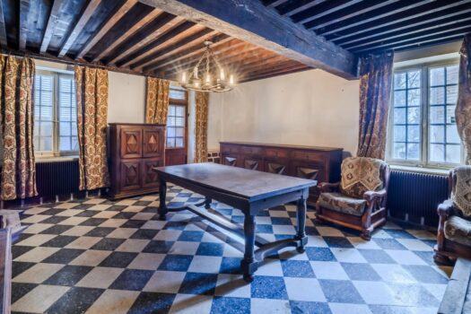 Le Paradis Oublié – Ensemble immobilier à fort potentiel 472 m2- entièrement à rénover – Thizy les Bourgs – 170 000€