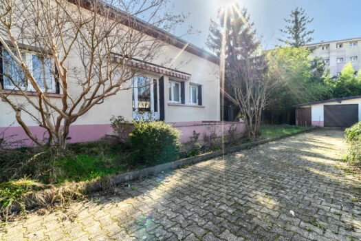 Maison de plain-pied des années 1930 – 3 chambres – Vénissieux – 296 000€