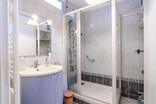 Maison de plain-pied des années 1930 – 3 chambres – Vénissieux – 296 000€