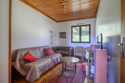 Le Refuge arboré – charmant chalet aux abords de Chénelette – 82m2 – 240 000€