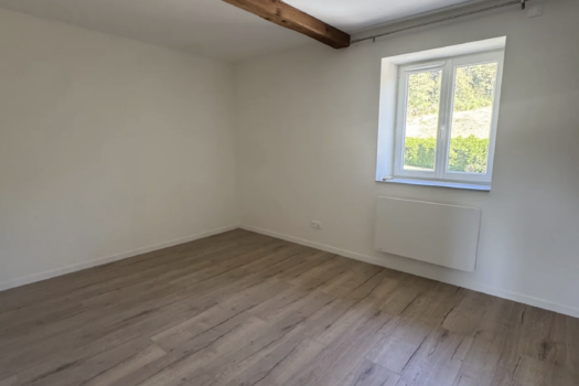 COUP DE CŒUR À SAINT-JUST-D’AVRAY ✨ – AUTHENTIQUE MAISON EN PIERRE RÉNOVÉE – 4 CHAMBRES – CALME ABSOLU – 1230 €/mois CC