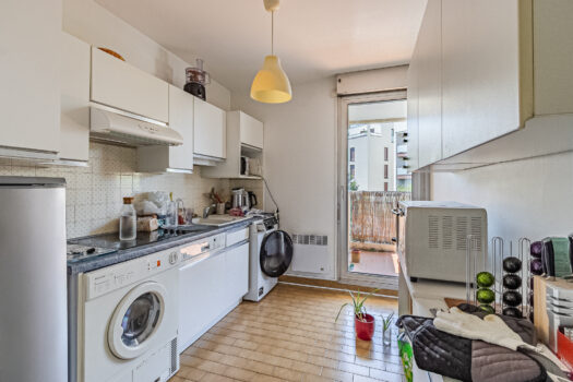 Appartement T2 dans résidence sécurisée – Tassin la Demi Lune – 50 m2 – parking et cave – 215 000€ FAI