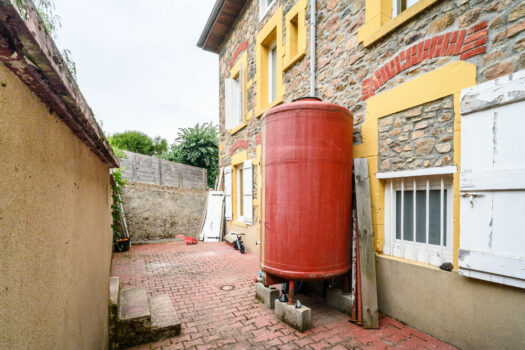 🏡 GRANDRIS – Maison de village entièrement rénovée avec goût – 220 m² habitables + Terrasse + jardin + Atelier – 250 000 €