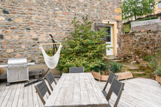 🏡 GRANDRIS – Maison de village entièrement rénovée avec goût – 220 m² habitables + Terrasse + jardin + Atelier – 250 000 €