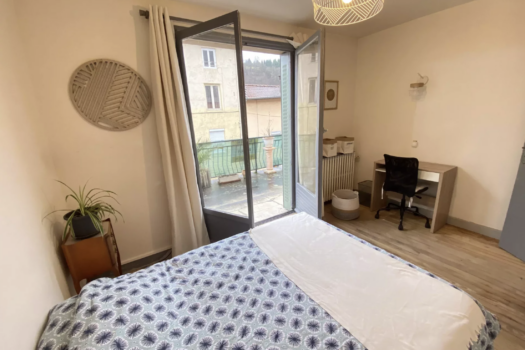À louer – Chambre de 10m2 avec parties communes à Tarare -440€ CC